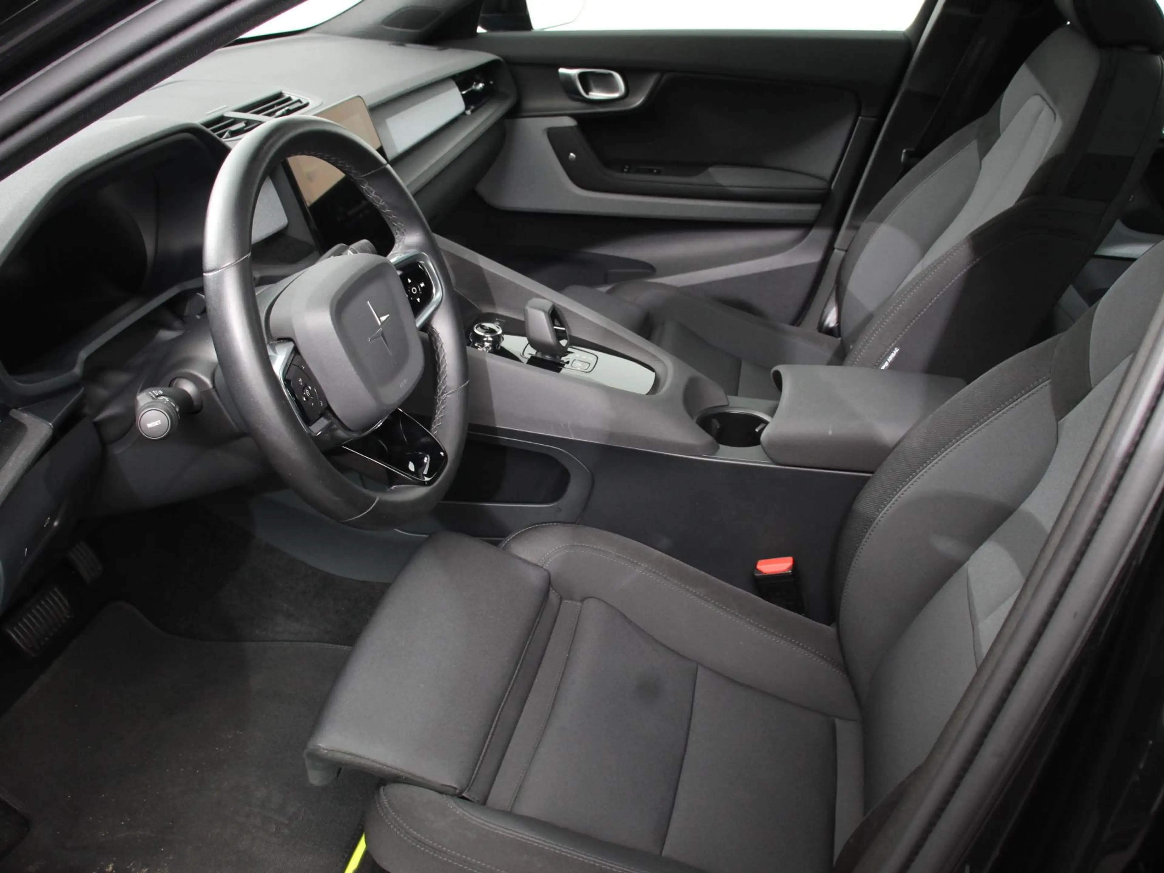 Polestar 2 Long Range Dual Motor 408pk Launch Edition 78kWh C — photo 2