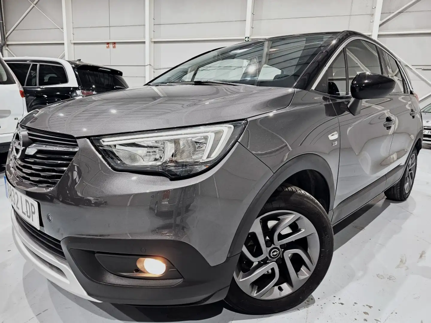 Opel Crossland X 1.2T S&S Design Line - 120 Aniversario 110 Gris - 1
