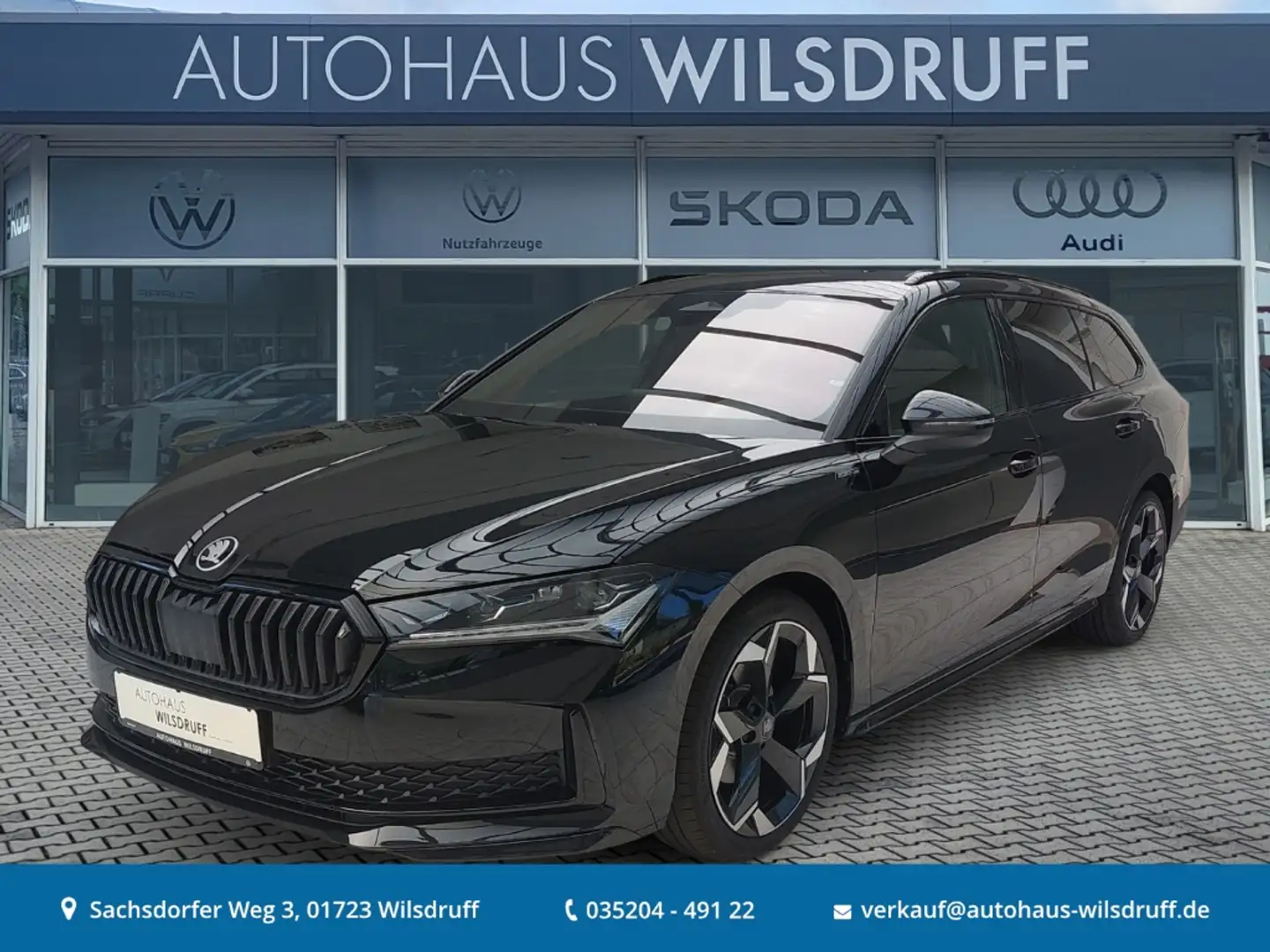 Skoda Superb Combi 2.0 TDi Sportline DCC SIDE LED AHK Schwarz - 1