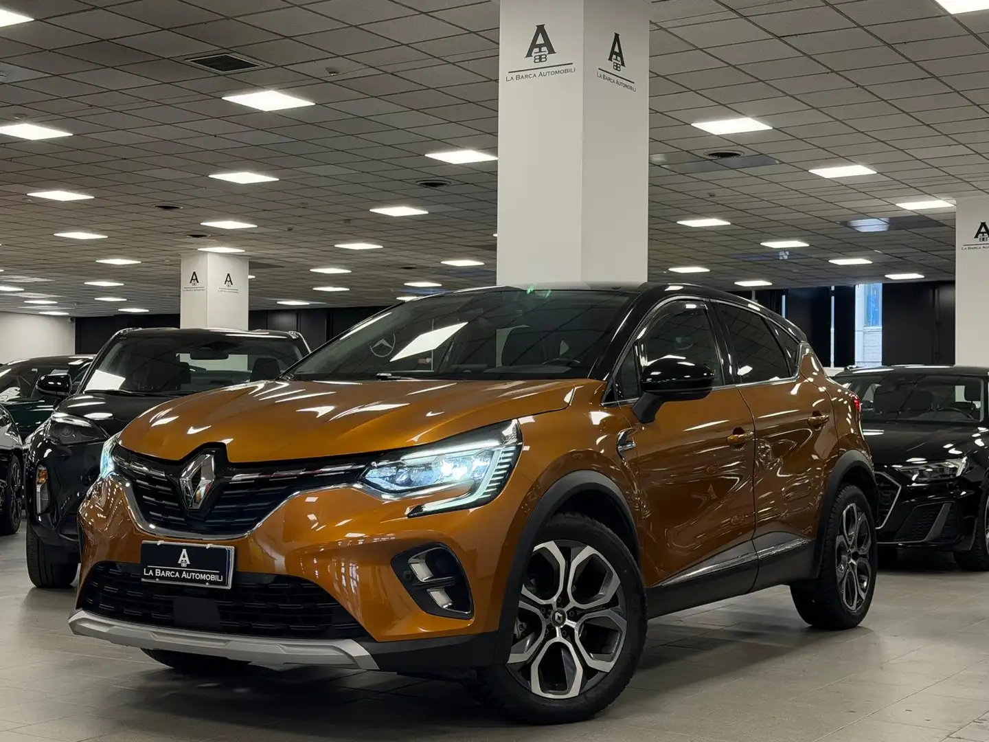 Renault Captur 1.5 blue dci Intens 115cv edc Bronze - 1