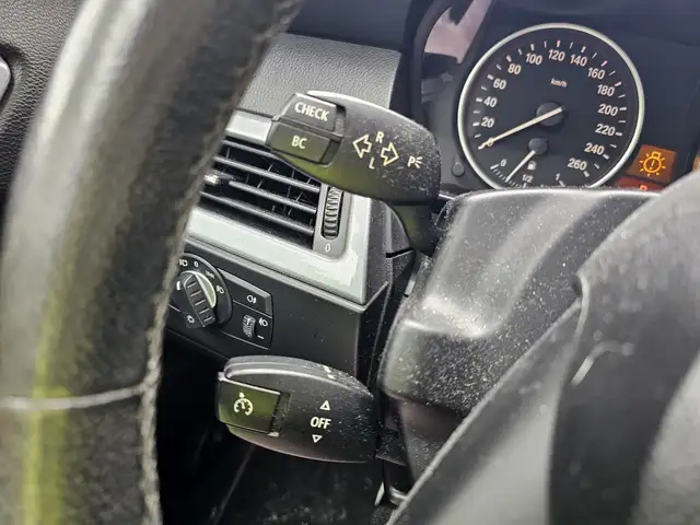 BMW 5 Series view 15