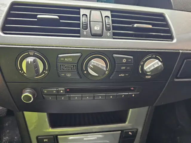 BMW 5 Series view 11
