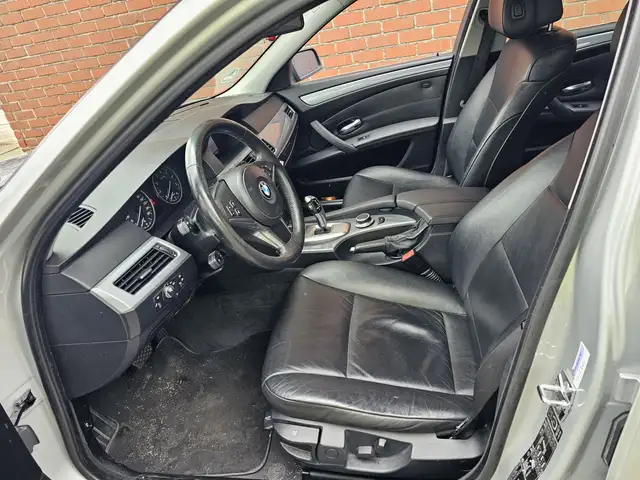 BMW 5 Series view 5