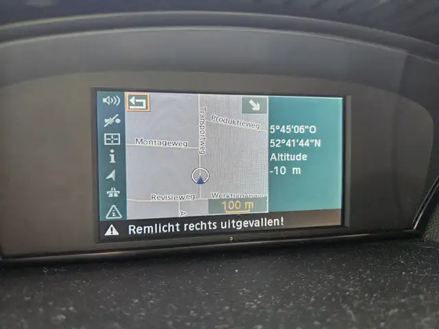 BMW 5 Series view 10