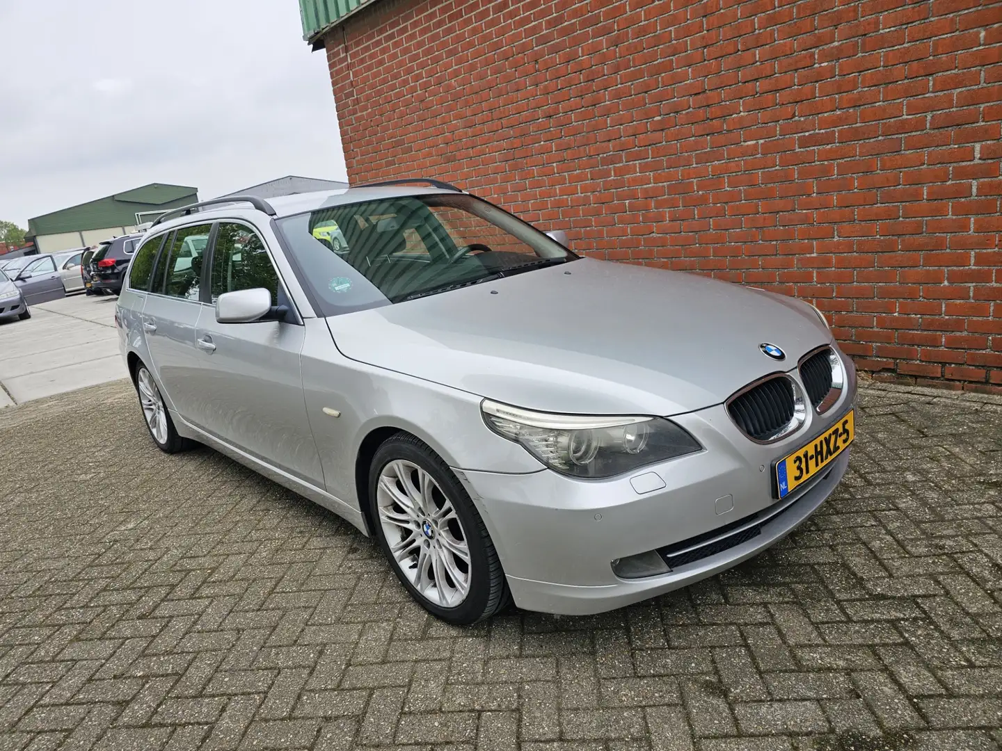 BMW 520 5-serie Touring 520i Corporate Lease Business Line Grijs - 2