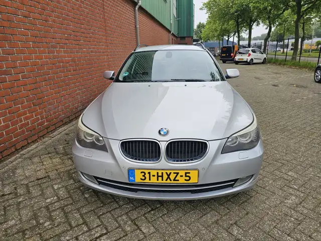 BMW 5 Series view 14