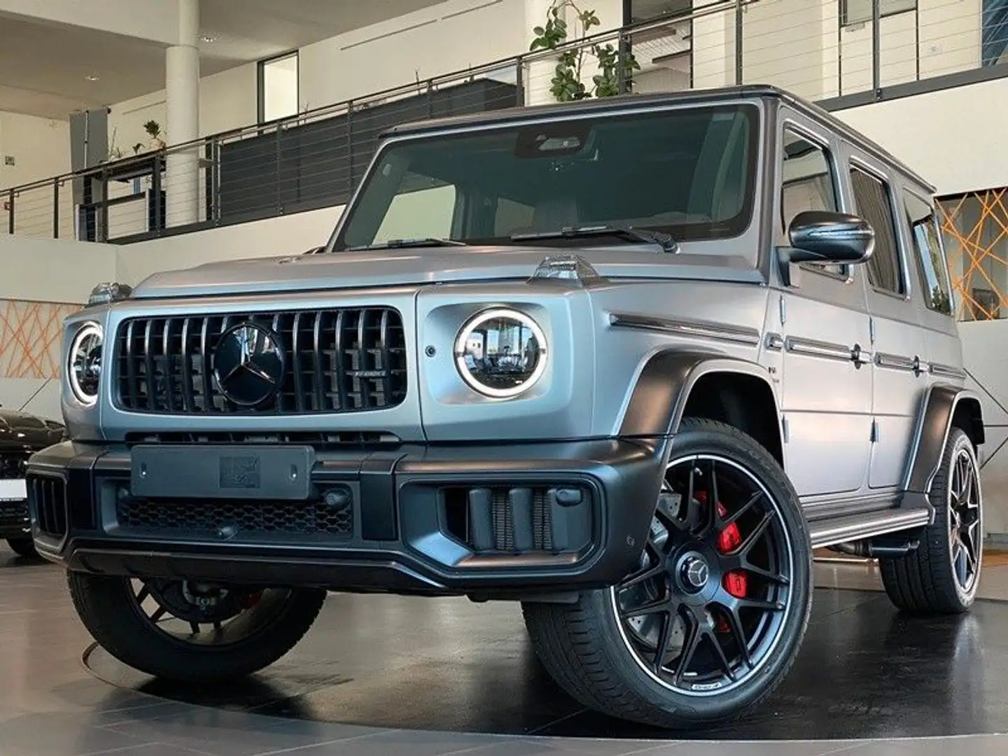 Mercedes-Benz G 63 AMG Performance Carbon SuperiorInt AHK A22 Grau - 1