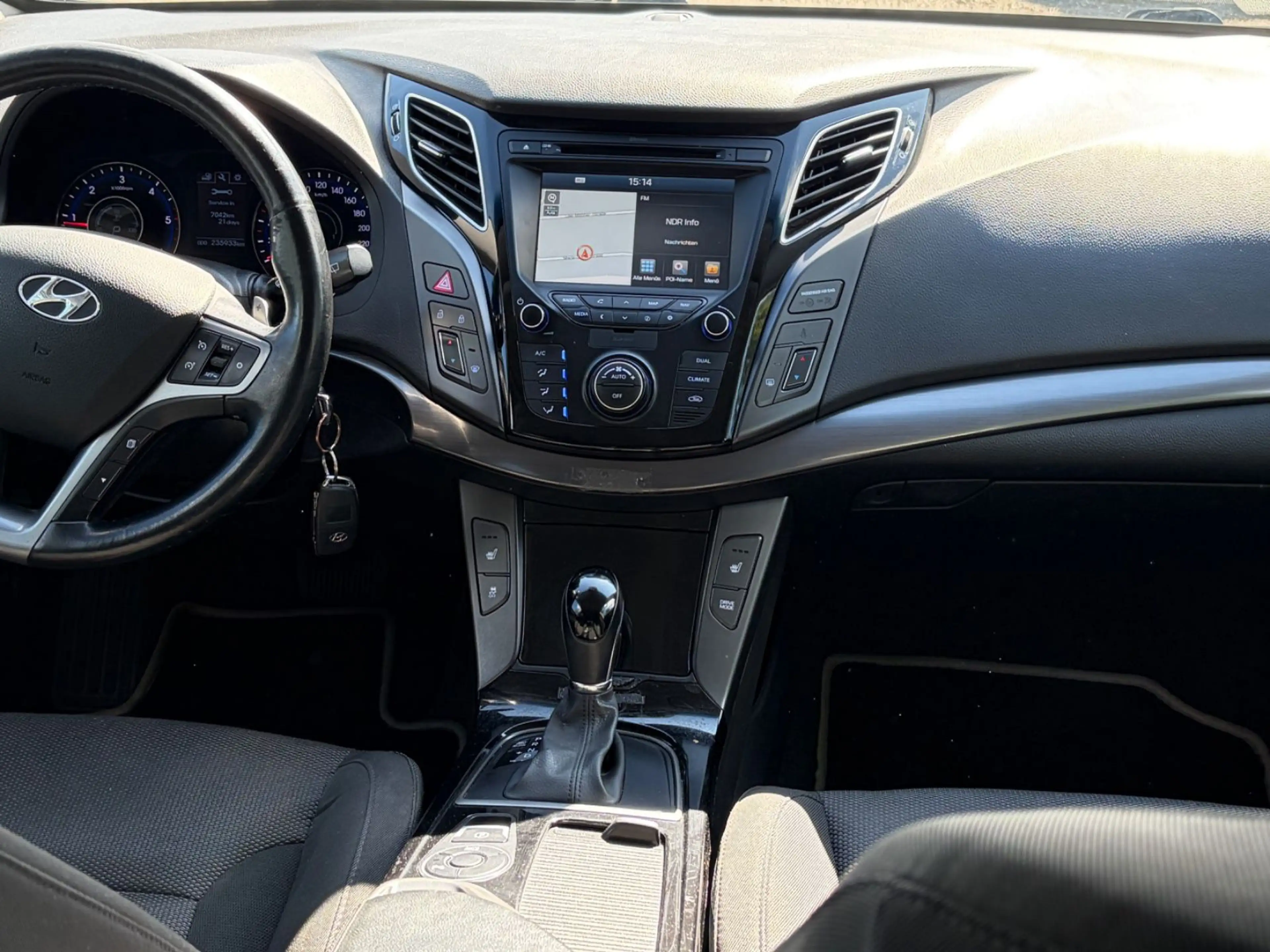 Hyundai i40 1.6 CRDi cw blue Trend Aut. Tempo Kam SHZ — photo 15