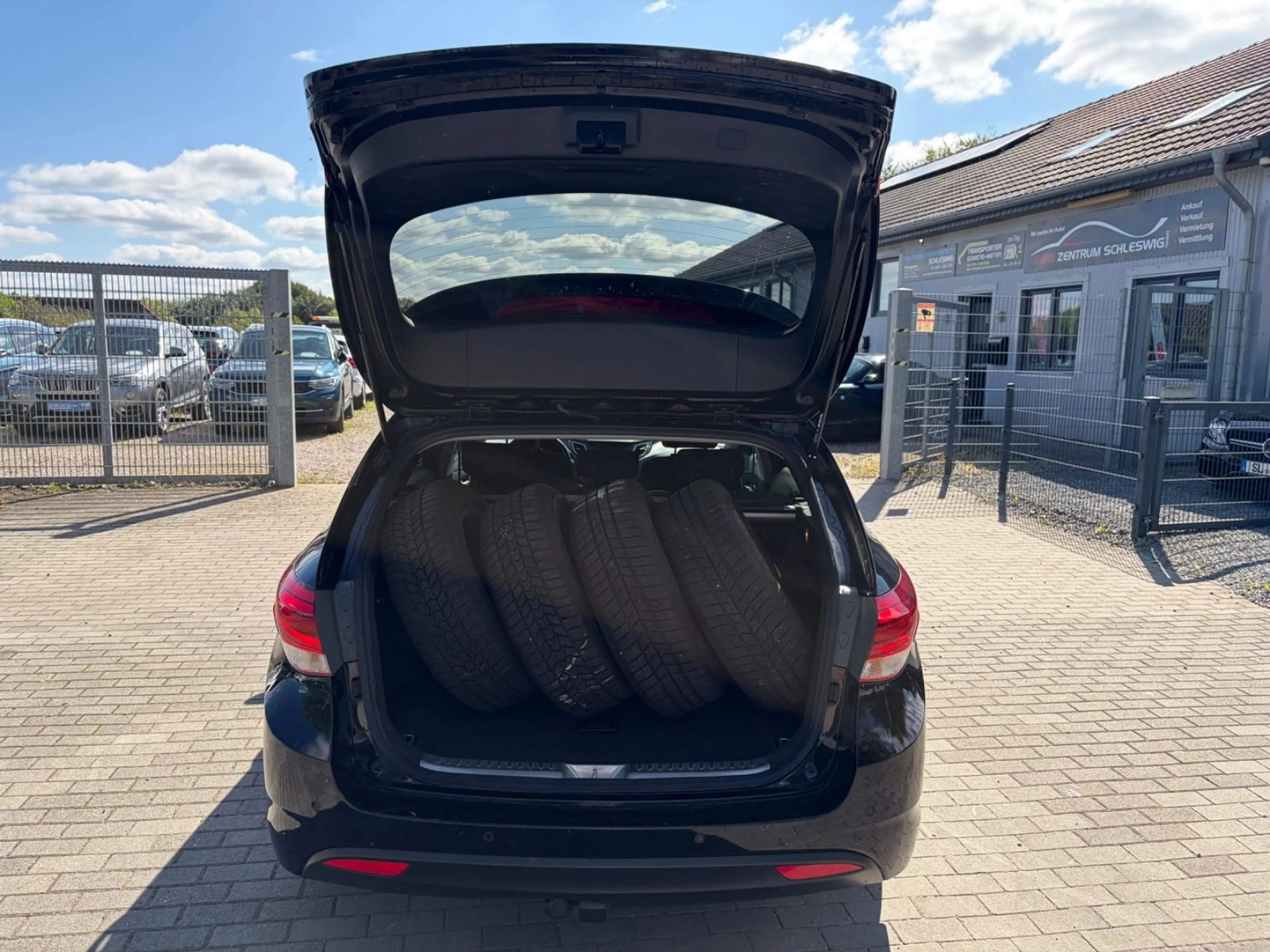 Hyundai i40 1.6 CRDi cw blue Trend Aut. Tempo Kam SHZ — photo 7