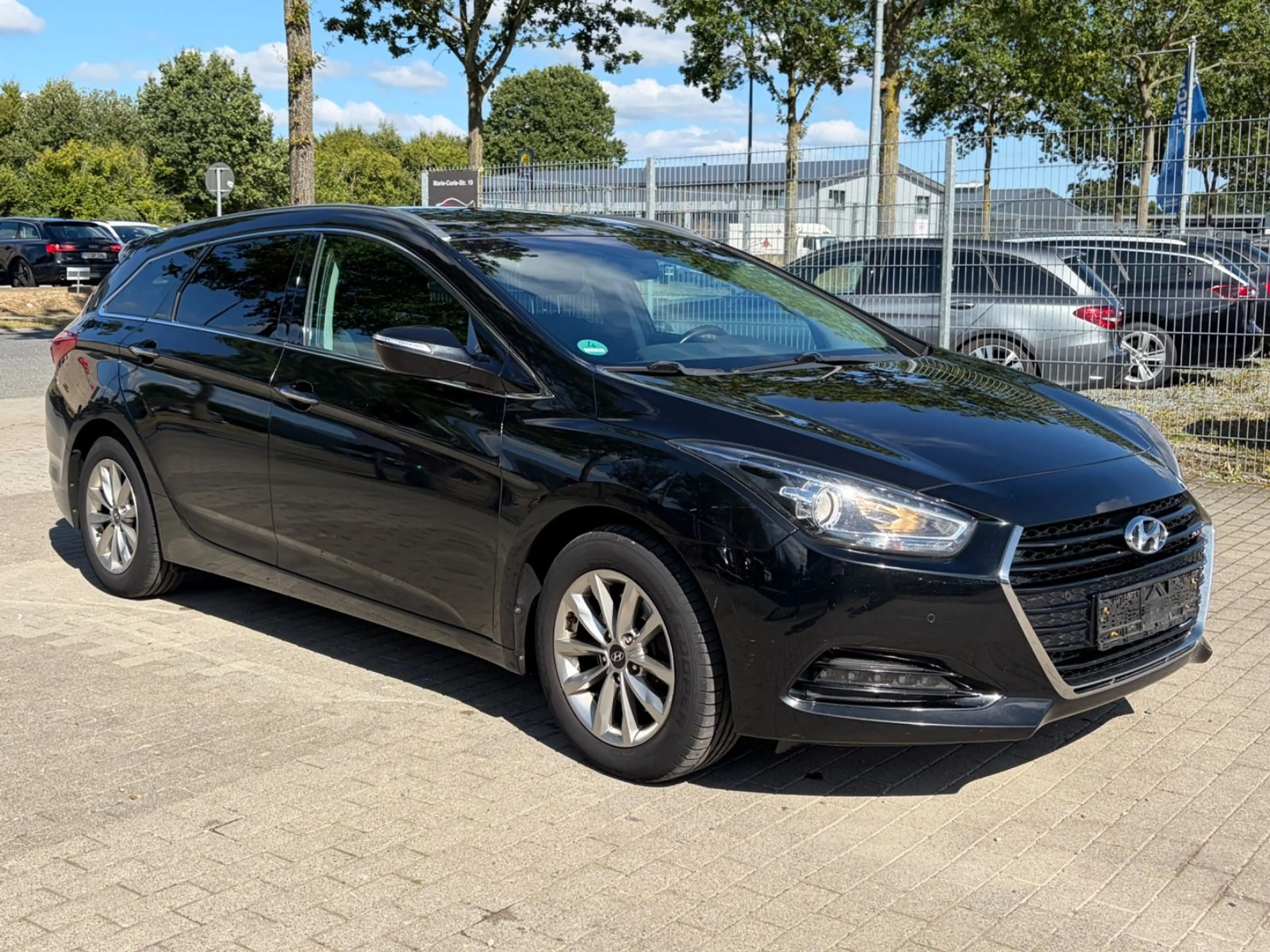Hyundai i40 1.6 CRDi cw blue Trend Aut. Tempo Kam SHZ — photo 3