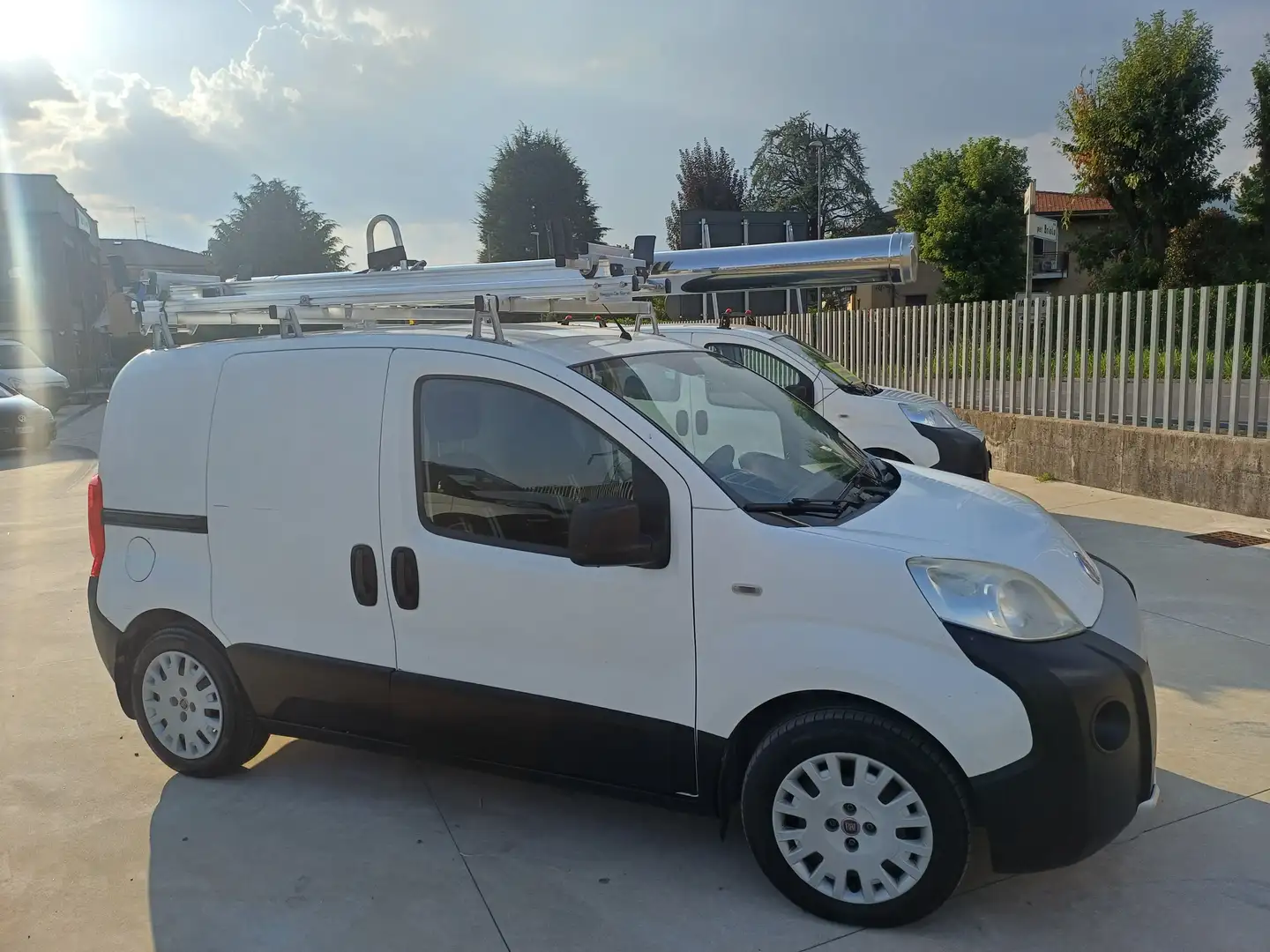 Fiat Fiorino 1.3 mjt 16v con scaffalli Blanco - 2
