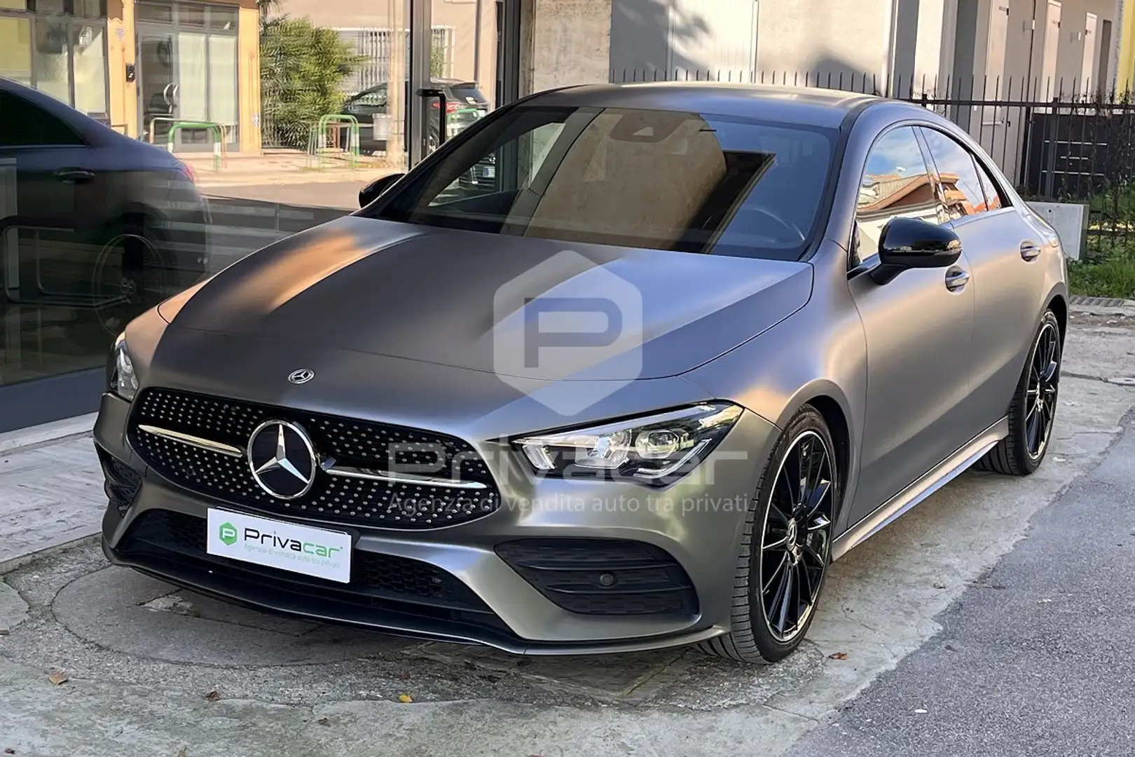 Mercedes-Benz CLA 200 CLA 200 d Automatic Premium Silber - 1