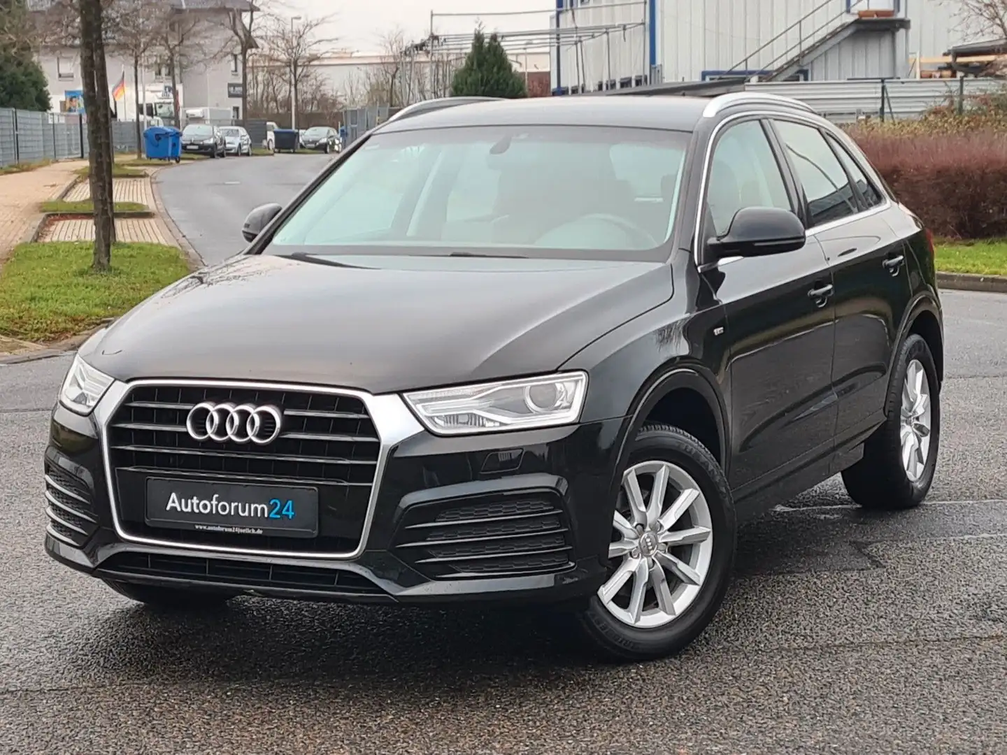 Audi Q3 S-Line *Navi*Xenon*PDC* Schwarz - 1