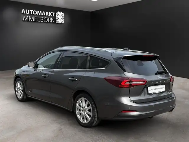 Ford Focus view 6