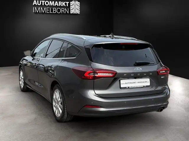 Ford Focus view 5