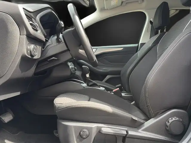 Ford Focus view 14