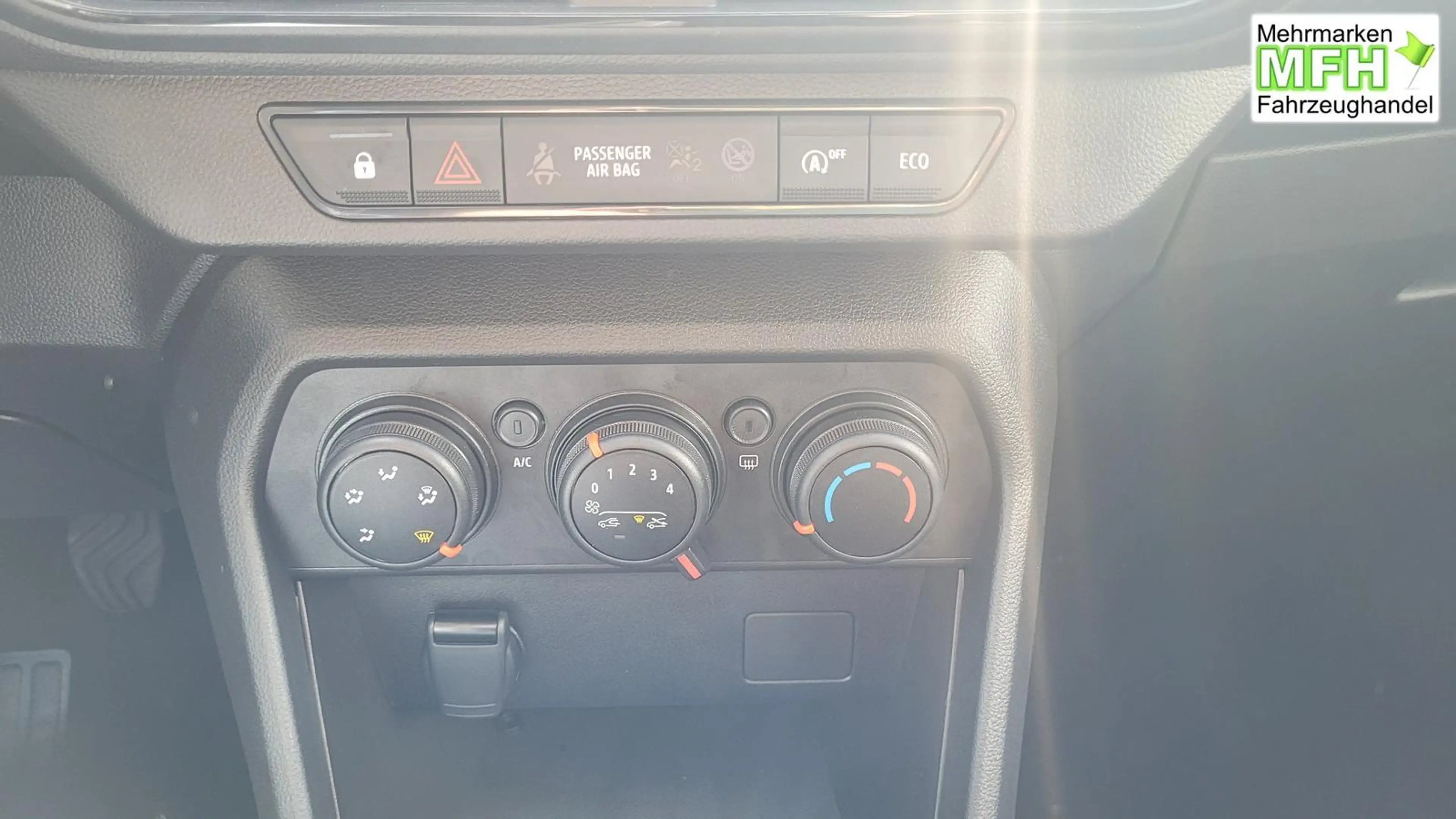 Dacia Sandero Essential TCe 100 MJ26 Tempomat*Klima*DAB*PDC 7... — photo 11
