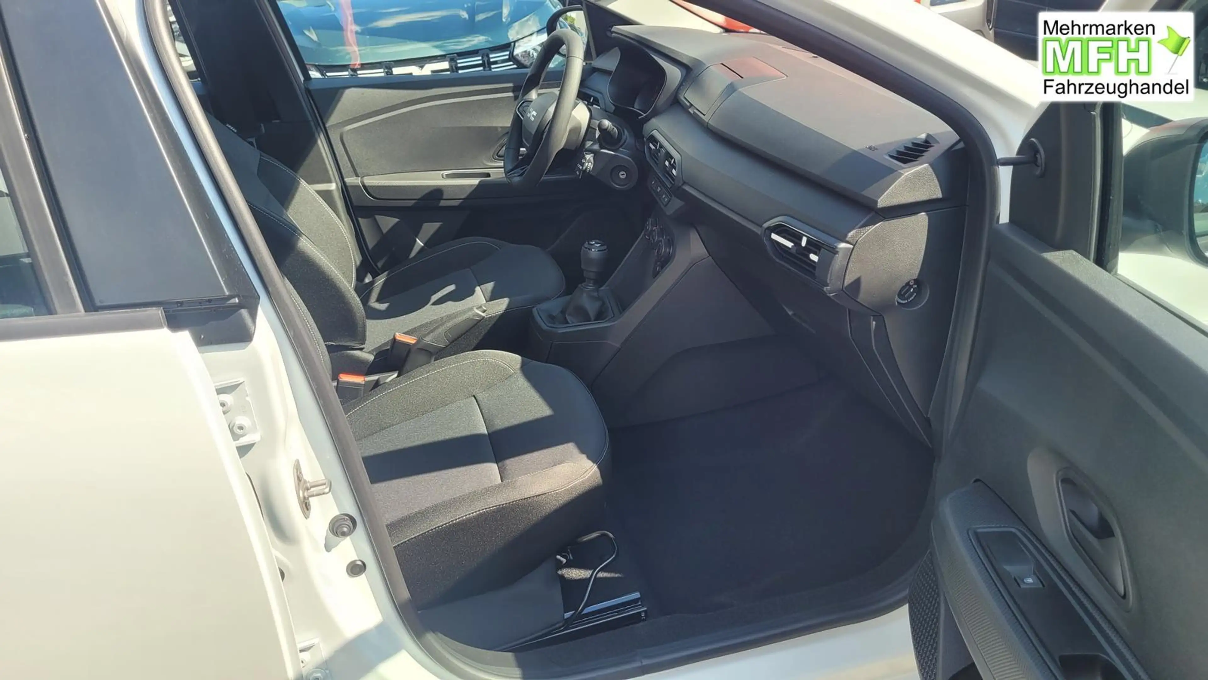 Dacia Sandero Essential TCe 100 MJ26 Tempomat*Klima*DAB*PDC 7... — photo 10