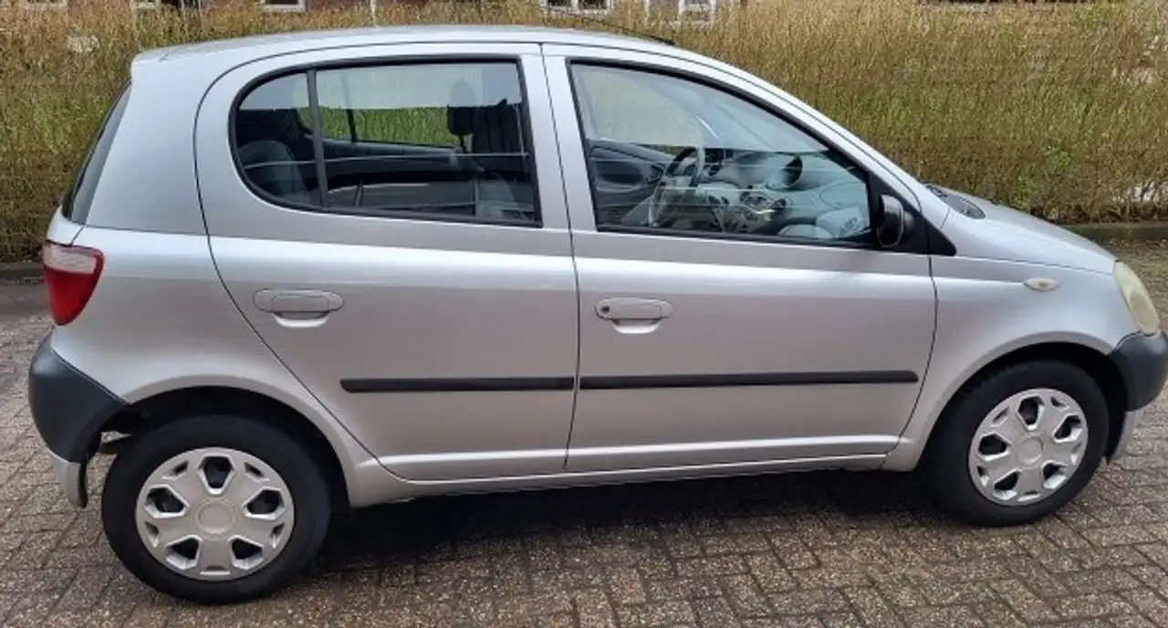 Toyota Yaris 1.0-16V VVT-i Terra met afneembare Trekhaak, foto 5
