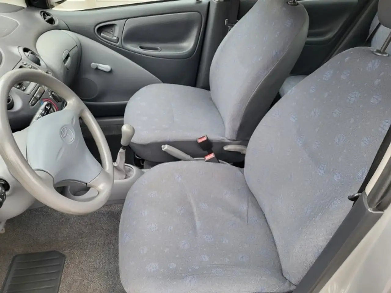 Toyota Yaris 1.0-16V VVT-i Terra met afneembare Trekhaak, foto 10