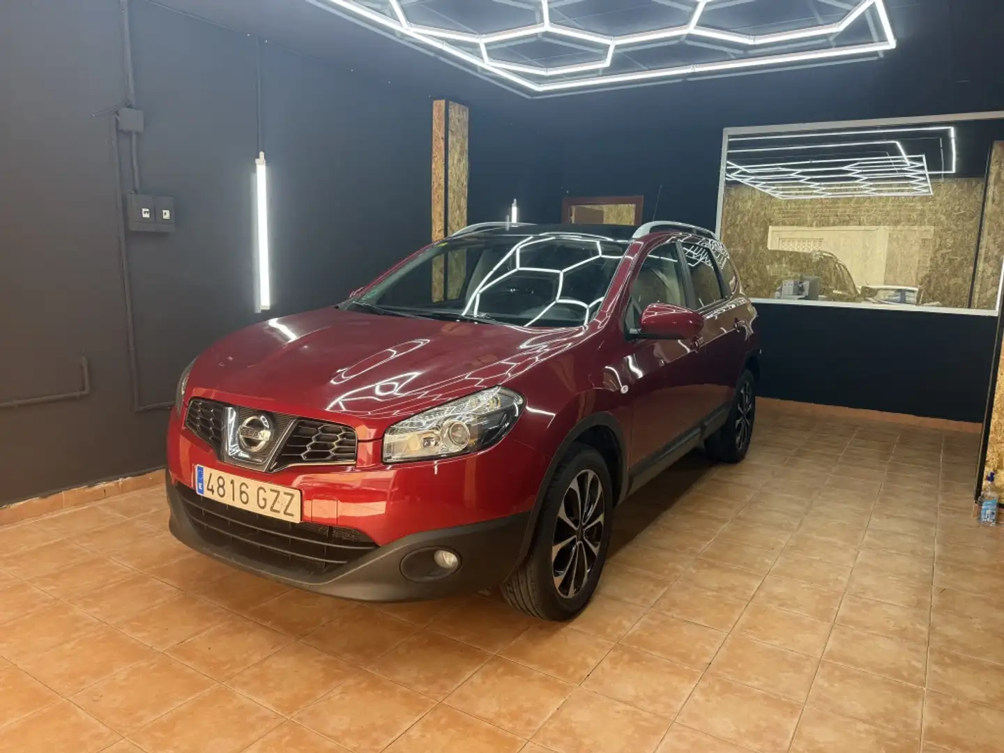Nissan Qashqai Q+2 2.0 Tekna Sport 4x2 18´´ Rojo - 2