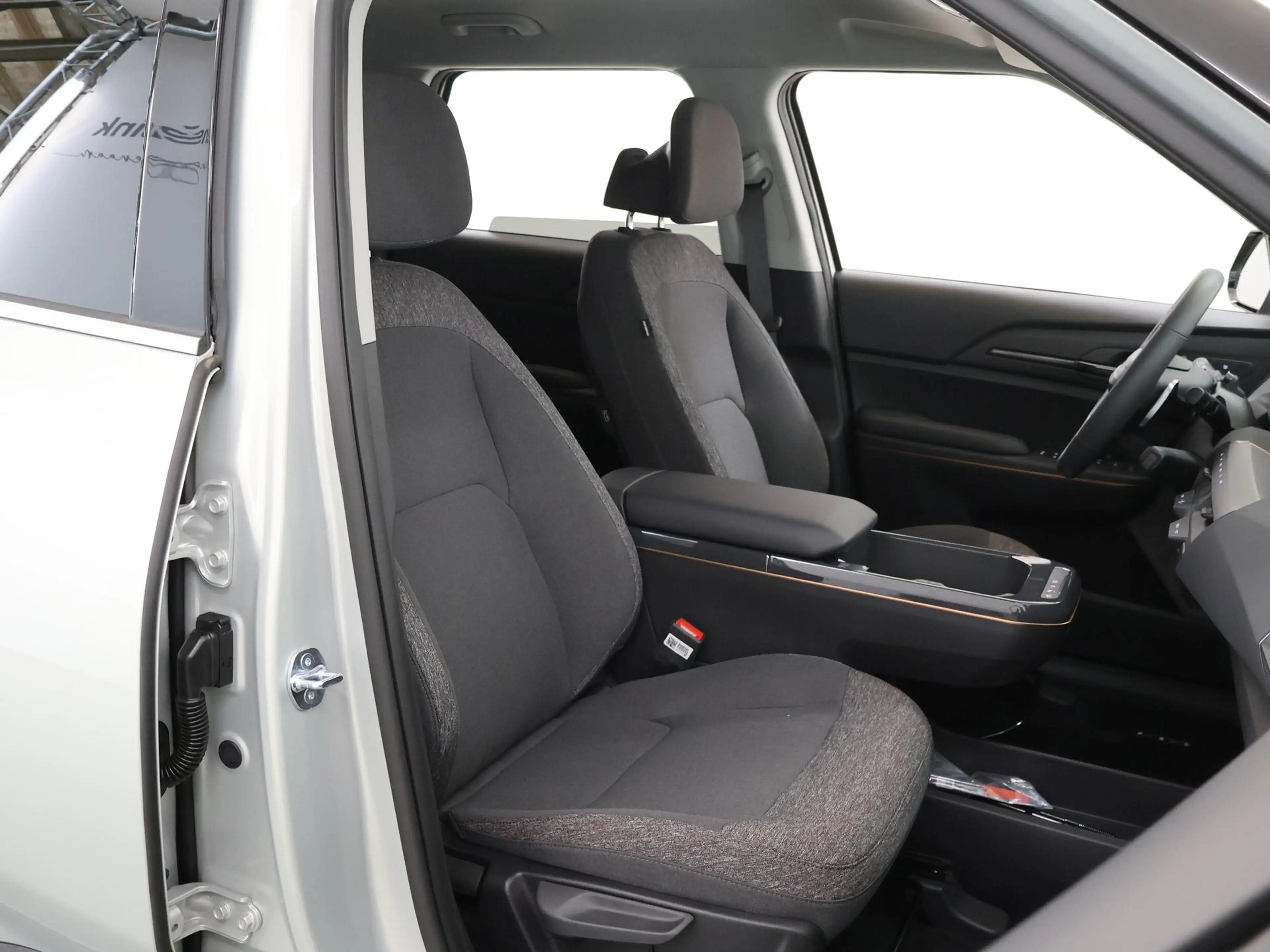 Kia EV5 Air 81.4 kWh | Privacy glass | Stoelverwarming | D — photo 10