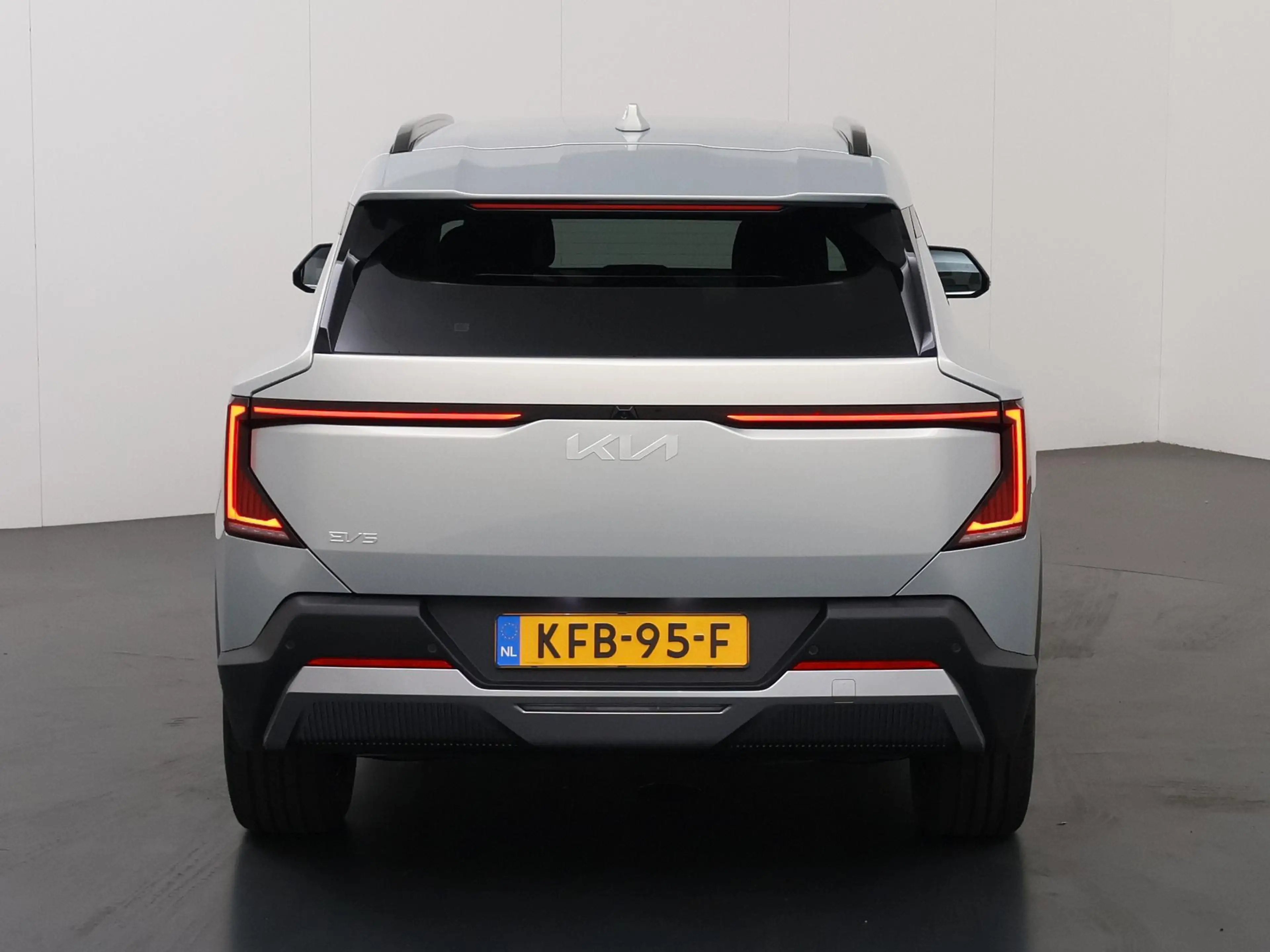 Kia EV5 Air 81.4 kWh | Privacy glass | Stoelverwarming | D — photo 4