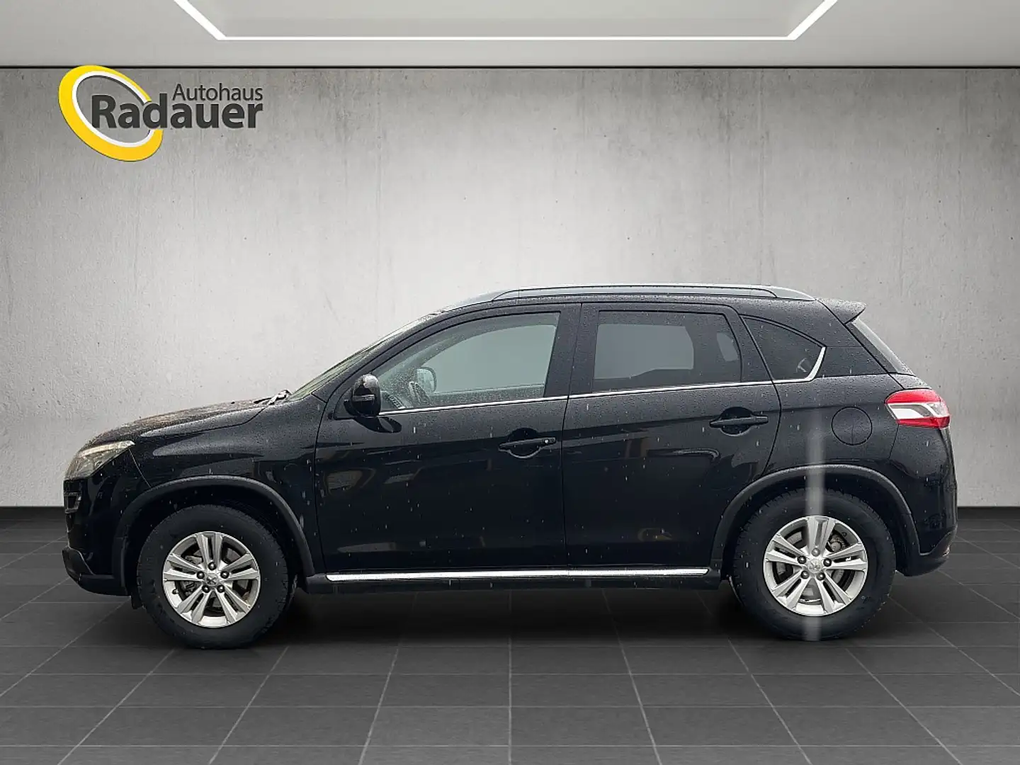 Peugeot 4008 Czarny - 2