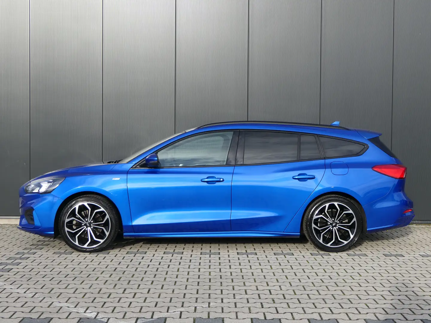 Ford Focus Wagon 1.0 EcoBoost ST Line | Trekhaak | Winterpack Blauw - 2