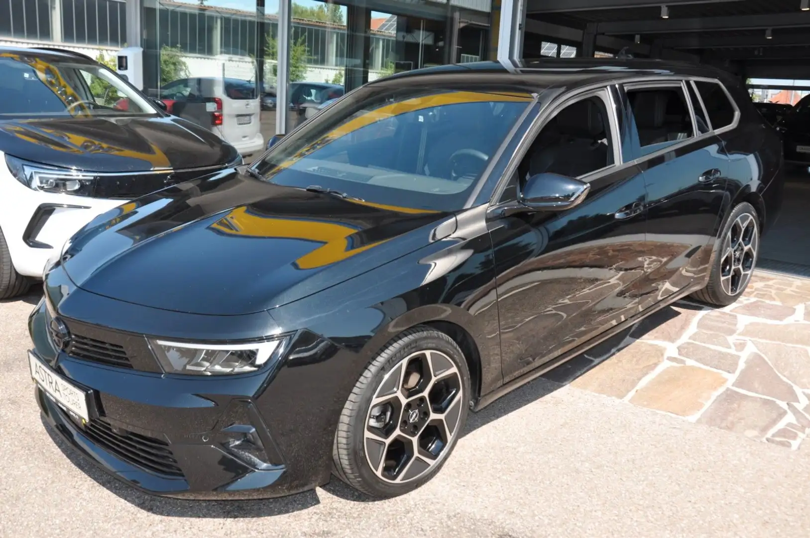Opel Astra L Tourer Autom GS Line+NAVI+KAMERA+KLIMA Schwarz - 2