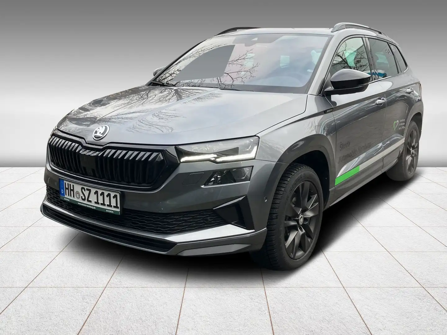 Skoda Karoq Sportline 2.0TDI DSG Standheizung Panorama Grau - 2