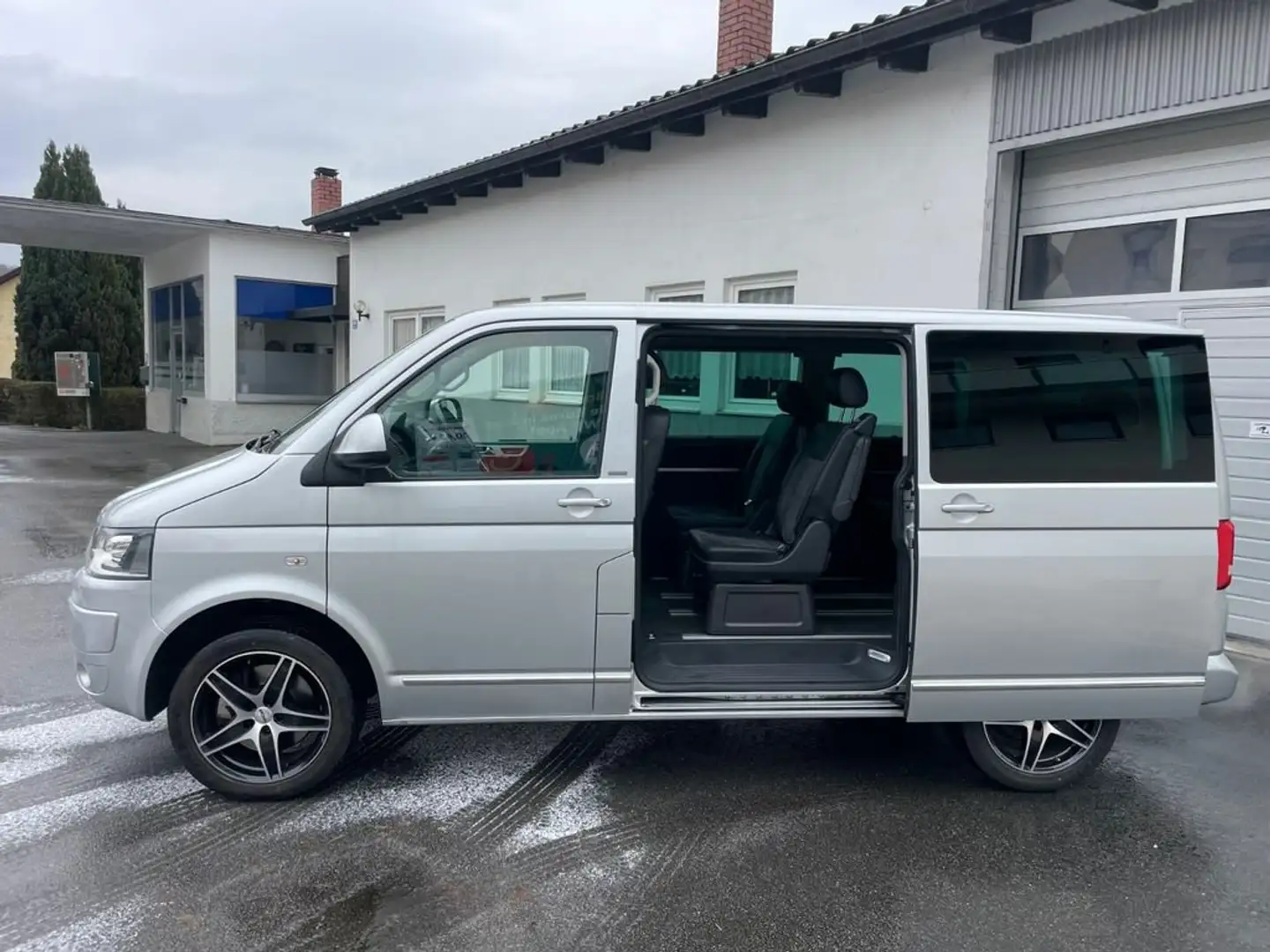 Volkswagen T5 Multivan 2.0 TSI 204 Сірий - 1