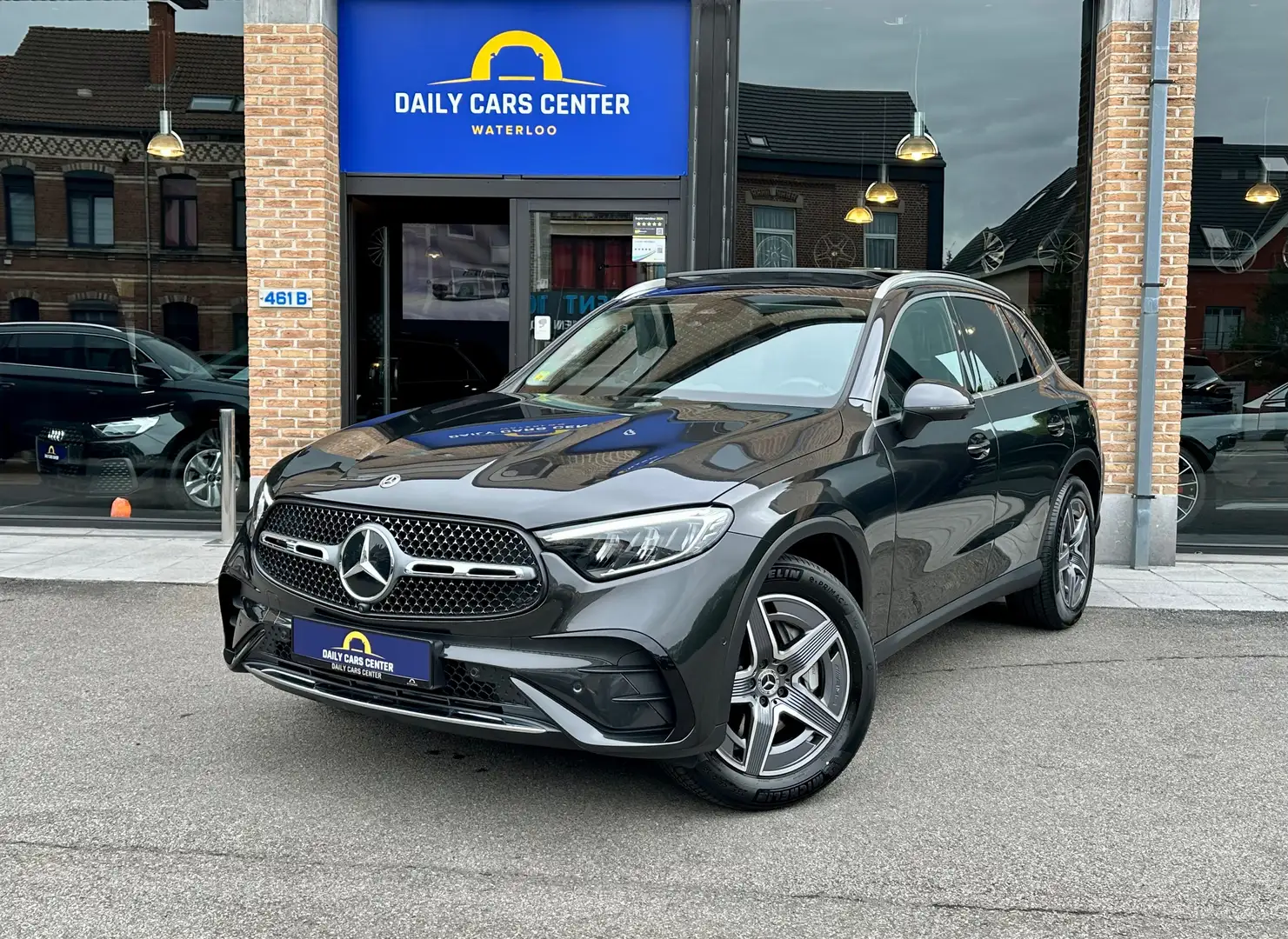 Mercedes-Benz GLC 200 AMG Line 4 Matic I Pano I Cam 360 I Led I Carplay Grijs - 1