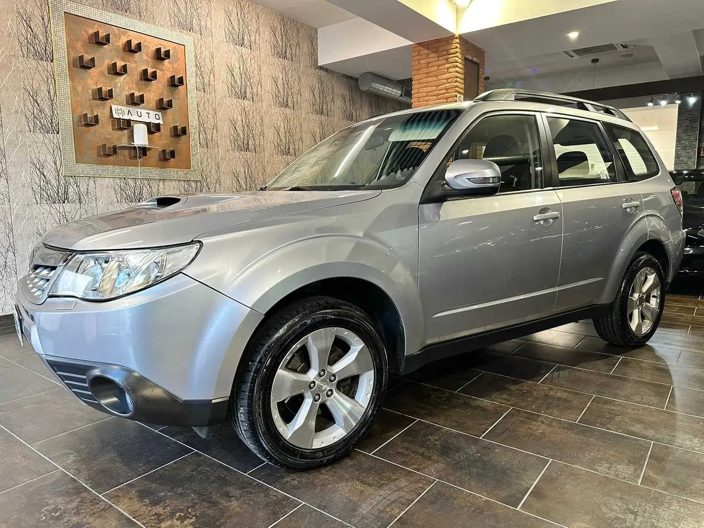 Subaru Forester Forester 2.0d XS Trend siva - 1