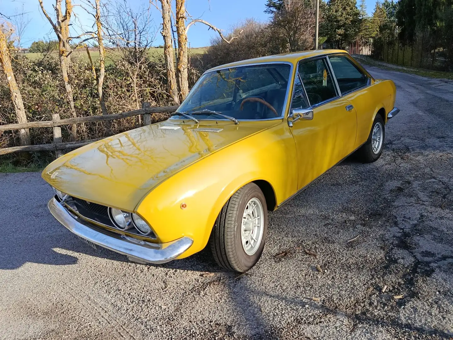 Fiat 124 Coupè Sport Gelb - 1