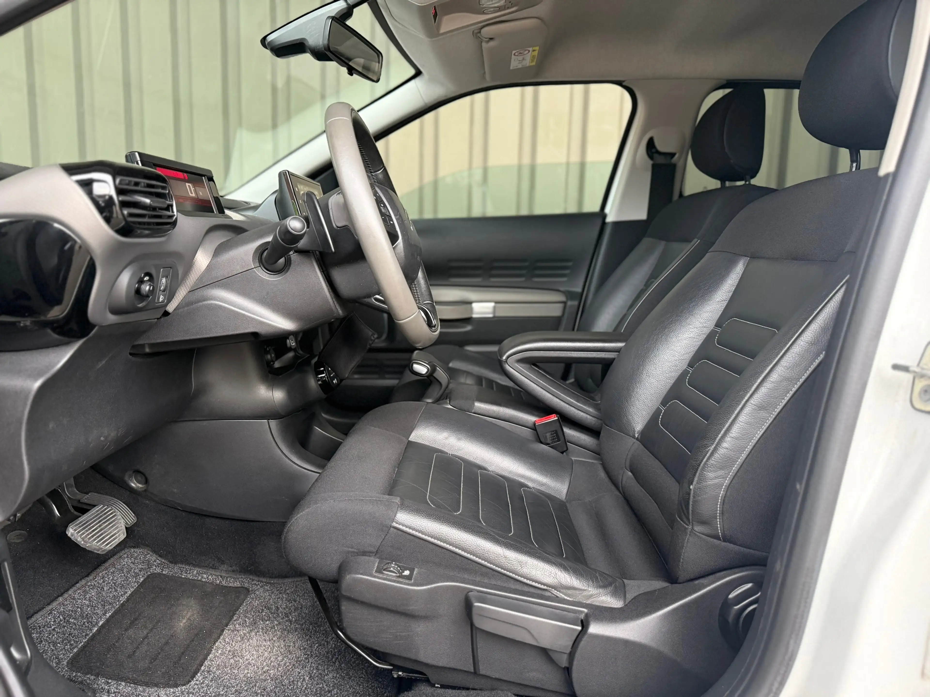 Citroen C4 Cactus 1.2 e-VTi Shine Automaat / leer / stoelverwarming — photo 13