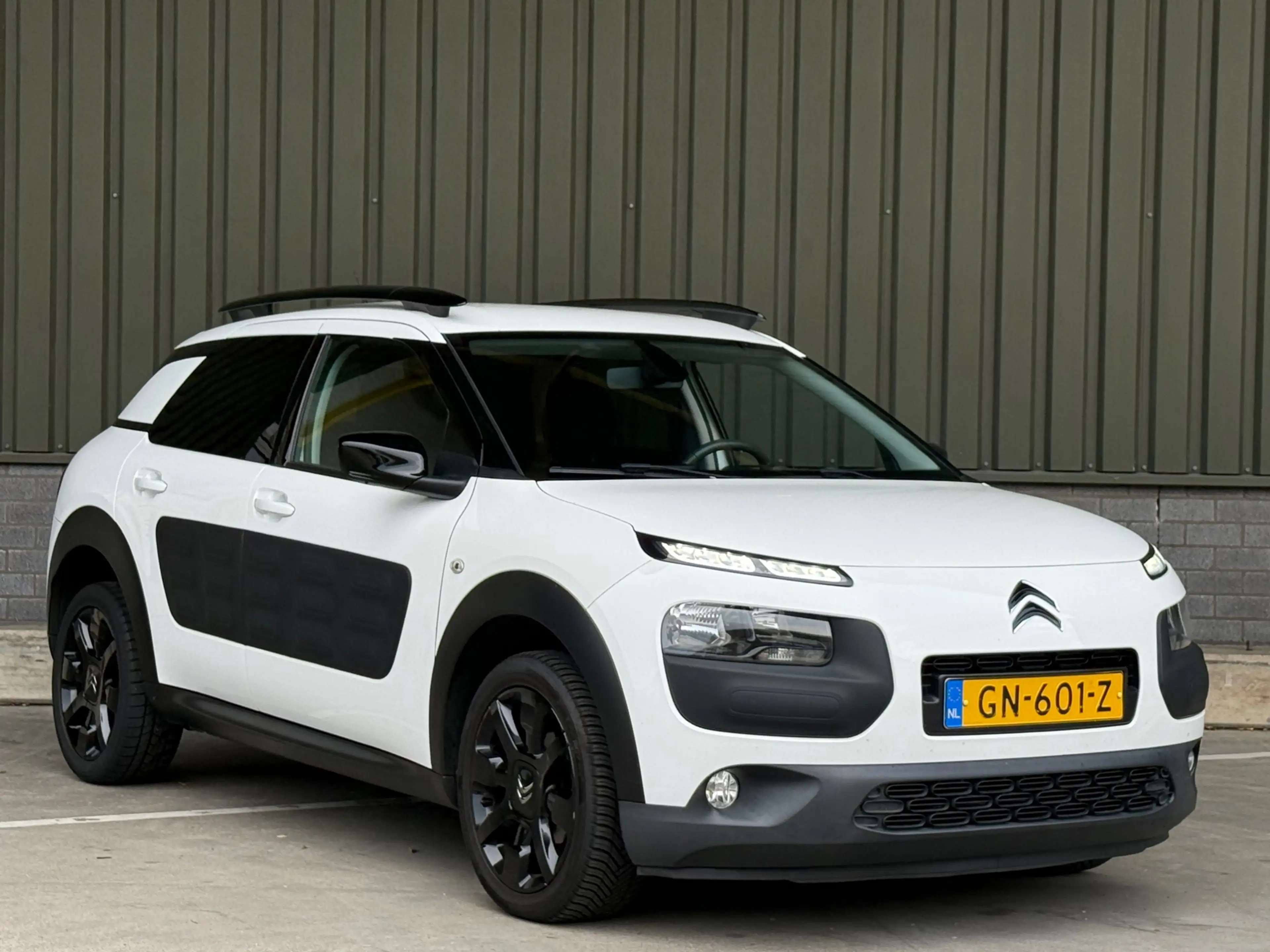 Citroen C4 Cactus 1.2 e-VTi Shine Automaat / leer / stoelverwarming