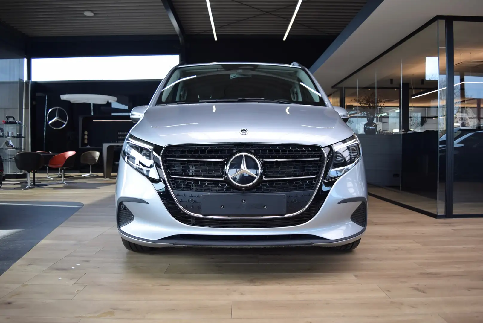 Mercedes-Benz V 220 V 220d L2 Style Plus pakket / Multibeam / Trekhaak Plateado - 2