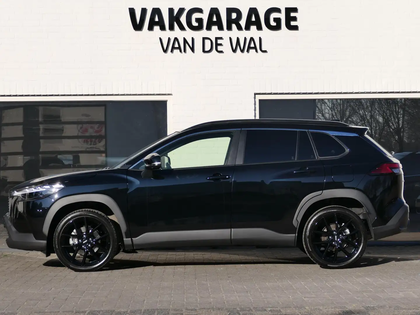 Toyota Corolla Cross High Power Hybrid AWD 200 Style | Facelift | Panor Negro - 2