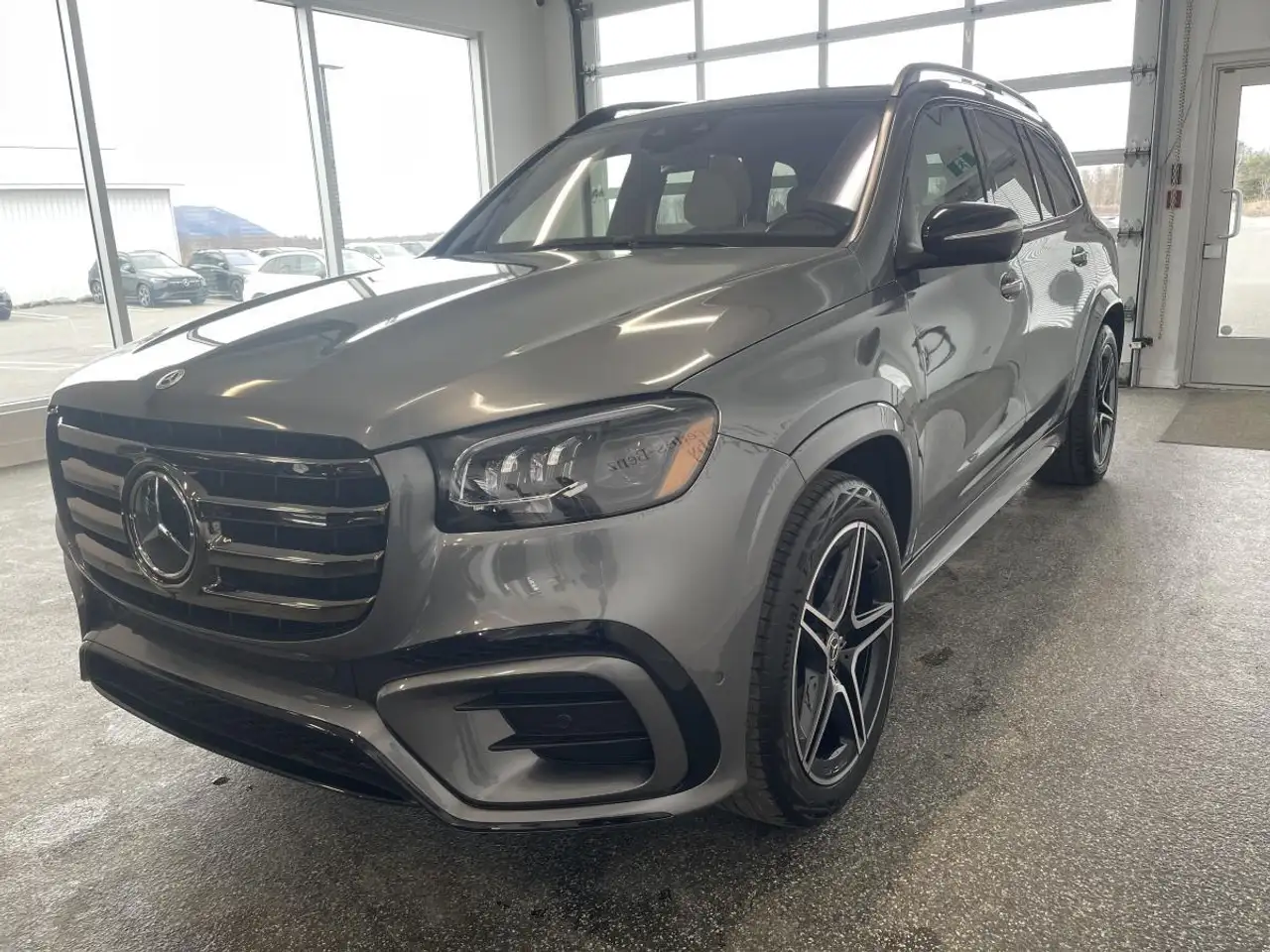 Mercedes-Benz GLS снимка Mercedes-Benz GLS