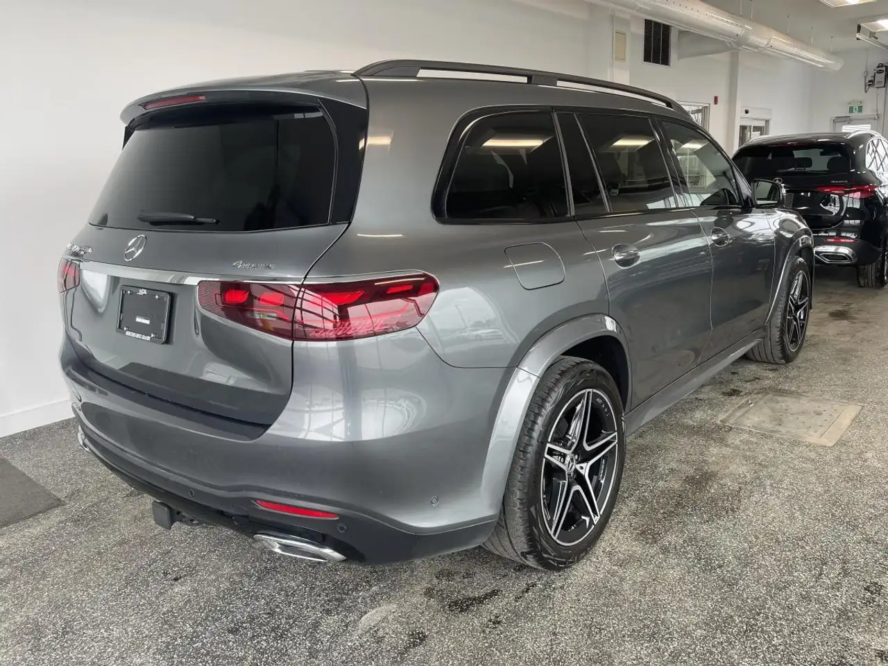 Mercedes-Benz GLS снимка Mercedes-Benz GLS