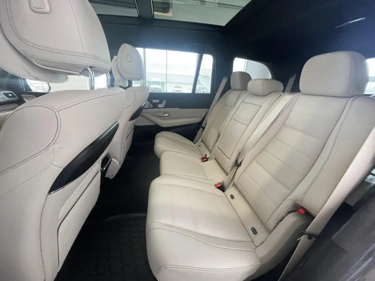 Mercedes-Benz GLS снимка Mercedes-Benz GLS