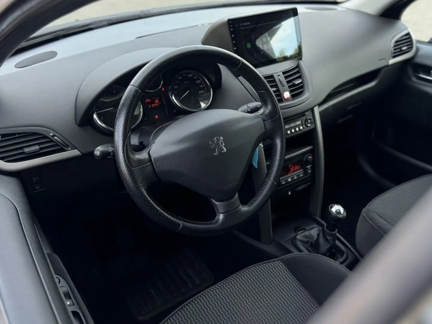Peugeot 207 1.6 VTi XS Carplay Clima Cruise Zwart - 2