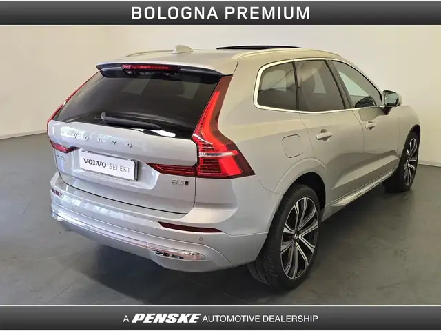 Volvo XC60 view 2