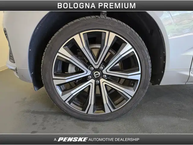 Volvo XC60 view 10
