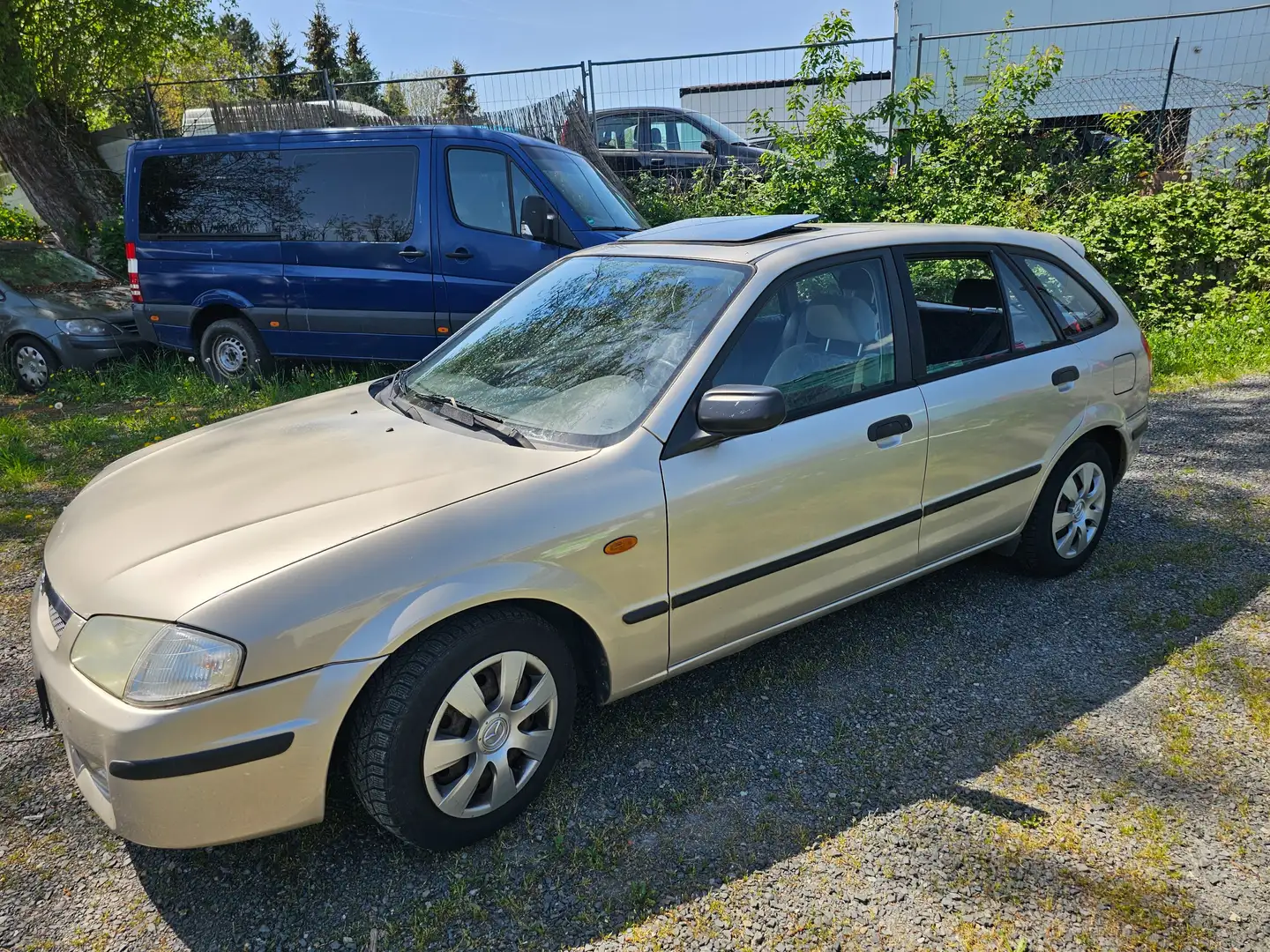 Mazda 323 F 1.5 Exclusive Gold - 2