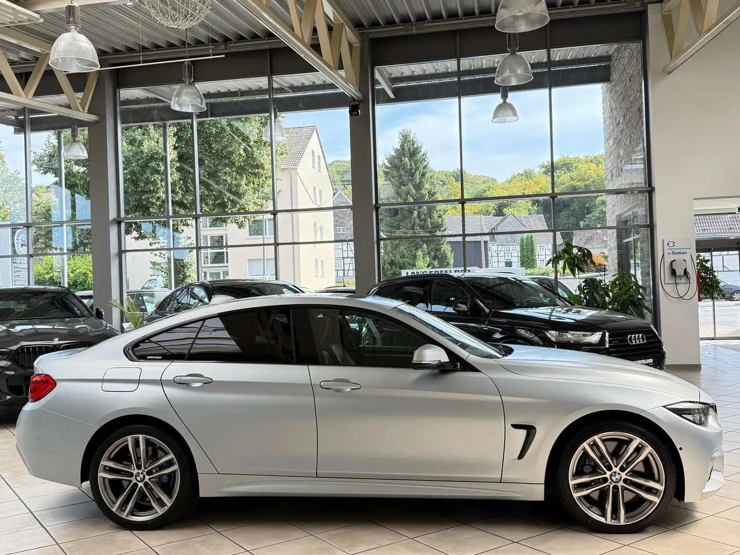 BMW 435 435d xDrive Gran Coupe HK|PANO|360°|HUD|M-SPORT Silber - 2
