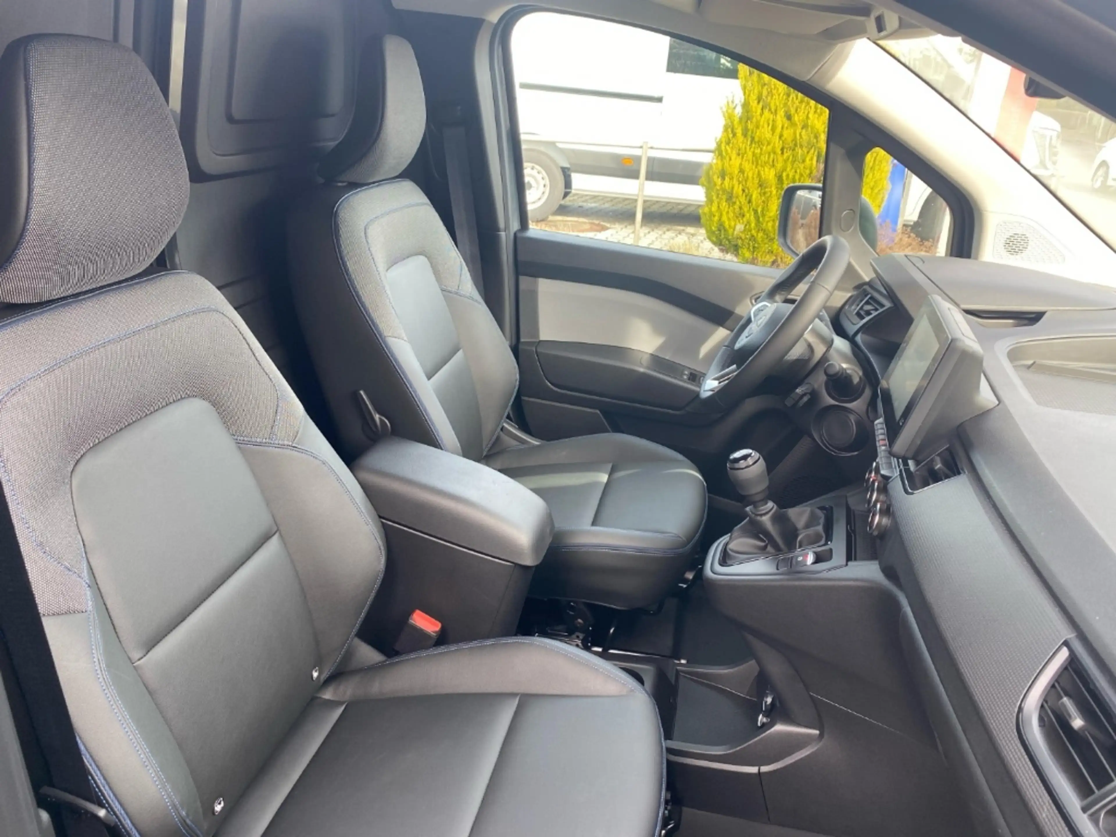 Nissan Townstar Kasten N-CONNECTA L1 2,0t DIG-T 130PS 6MT Airb-P L — photo 8