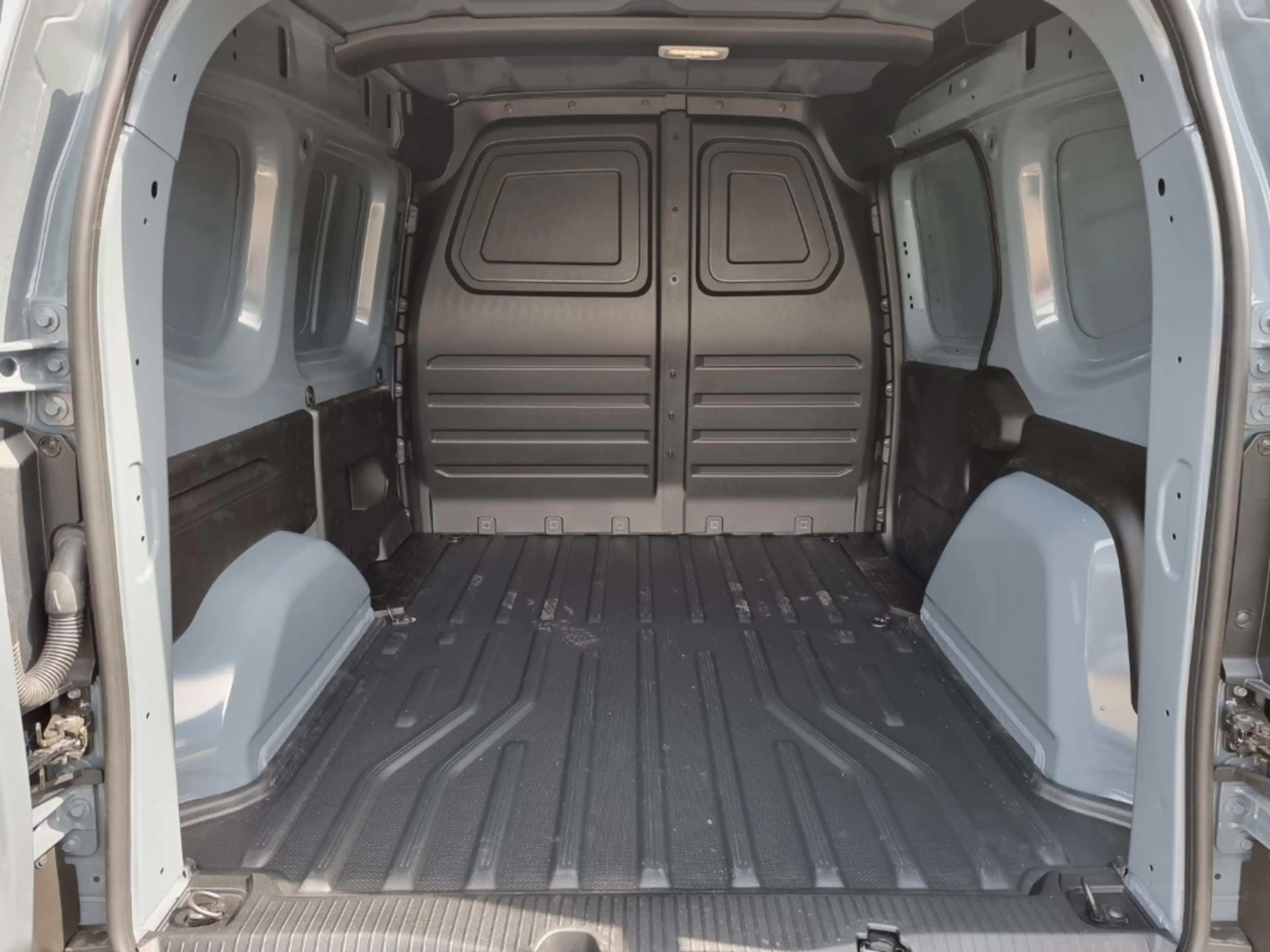 Nissan Townstar Kasten N-CONNECTA L1 2,0t DIG-T 130PS 6MT Airb-P L — photo 7