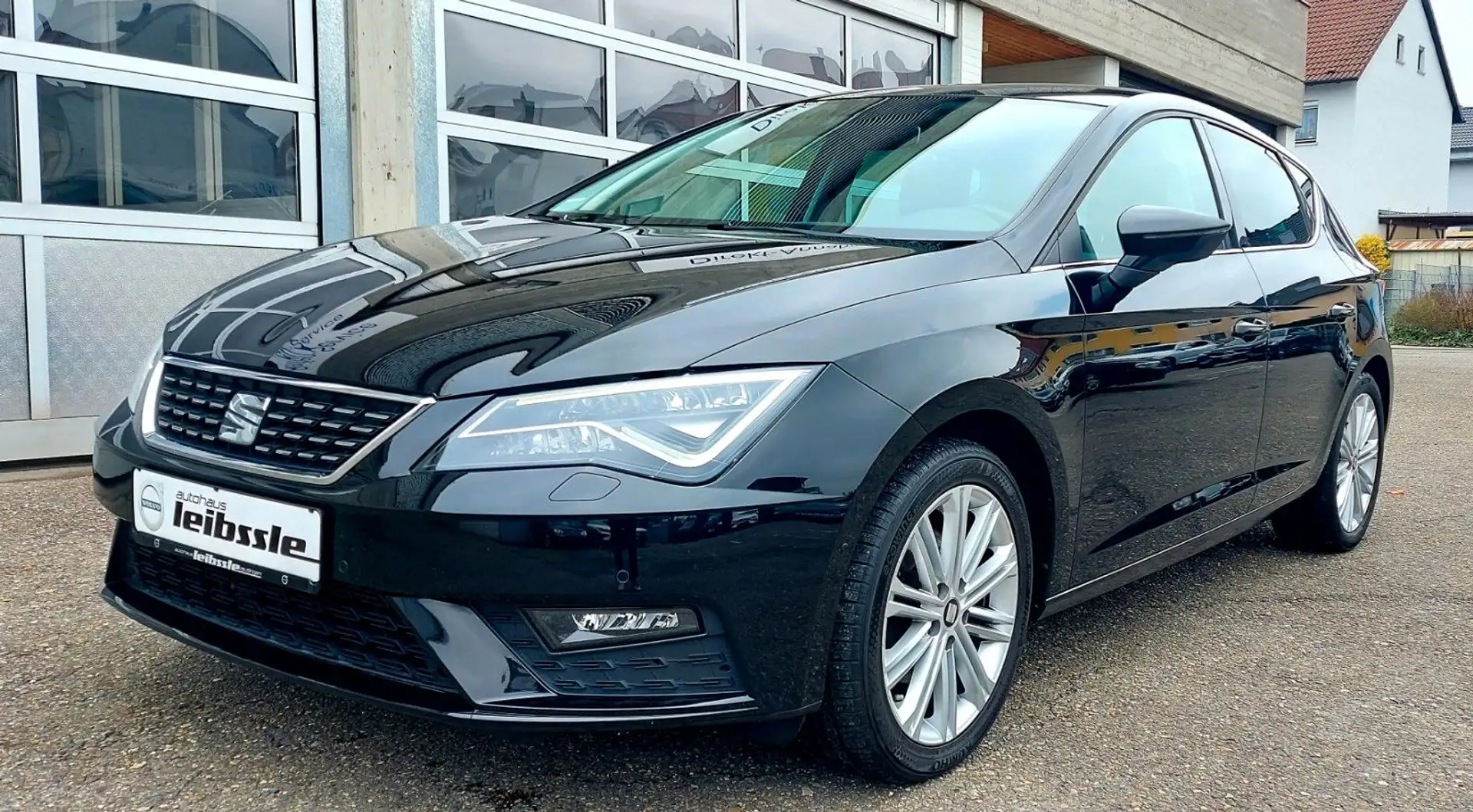 SEAT Leon Xcellence 1.4 TSI Schwarz - 1